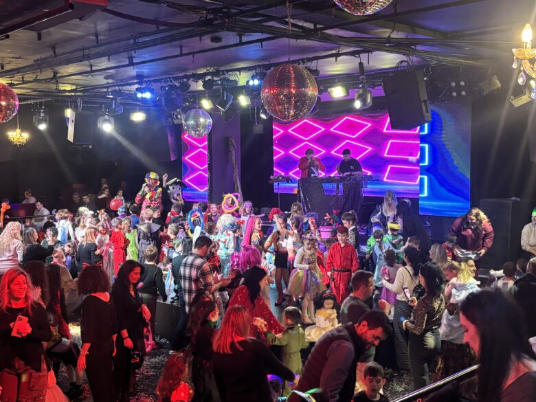 Φωτογραφία του Αποκριάτικοι ρυθμοί & αστείρευτο κέφι στην παιδική εκδήλωση της Ε.ΑΣ.Υ.Α.