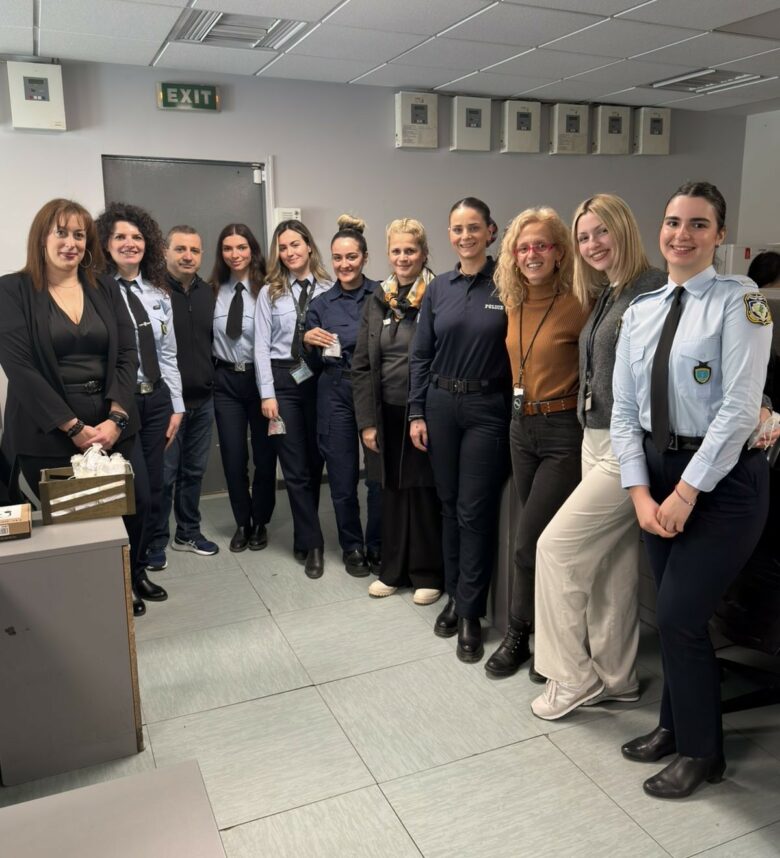 Φωτογραφία του Επίσκεψη στο Κέντρο Επιχειρήσεων Άμεσης Δράσης Αττικής για την Παγκόσμια Ημέρα της Γυναίκας